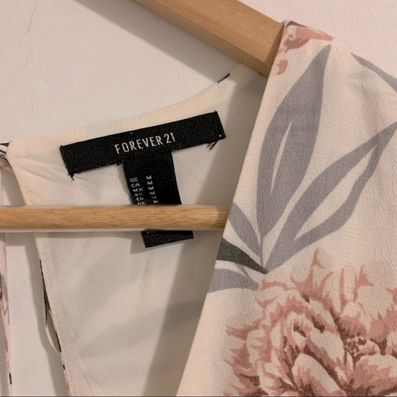 Forever 21 Boho Bell Sleeve Floral Garden Dress - Picture 9 of 10